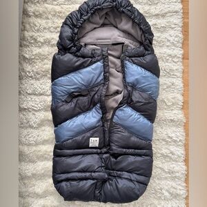 7AM Enfant Stroller Blanket / Muff in Blue Chevron